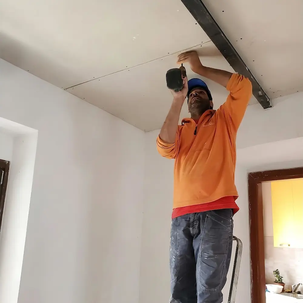 Controsoffitto in cartongesso con faretti a led integrati